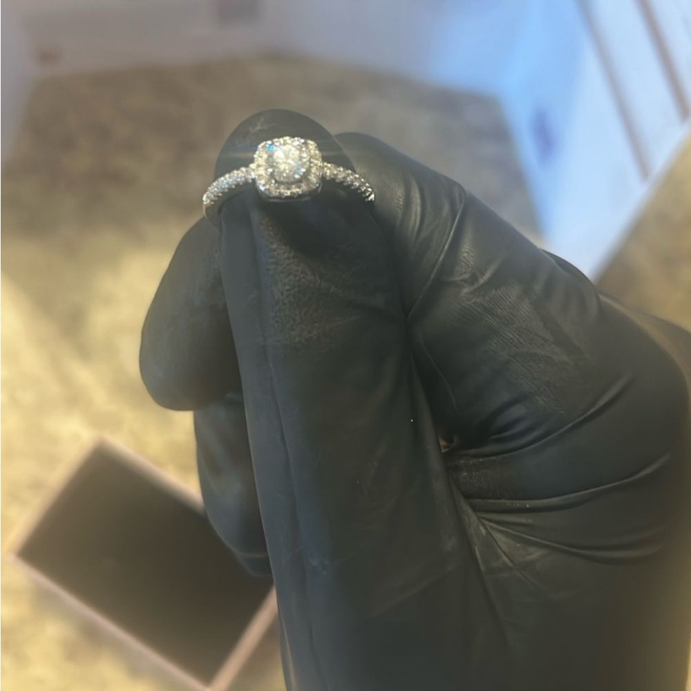 Moissanite 0.5ct sterling silver ring - Picture 3 of 7